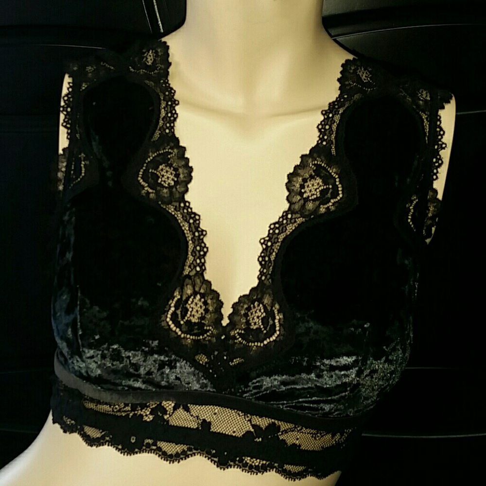 Victoria's Secret NWOT velvet bralette size L - Picture 1 of 7